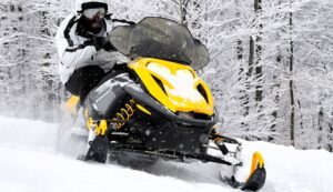 How_to_Choose_the_Right_Snowmobile