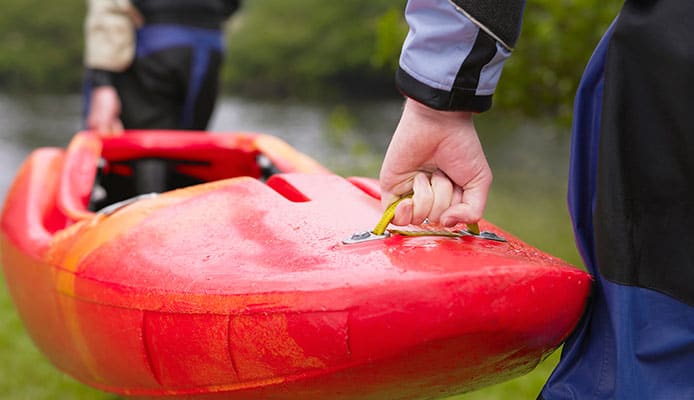 Cómo_elegir_kayaks_de_pesca_de_pie_de_pie_