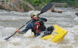 Cómo hacer kayak río arriba