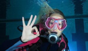 15_Most_Common_Scuba_Diving_Hand_Signals_You_Should_Always_Remember