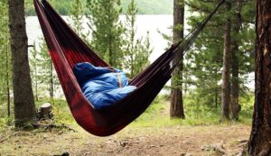 Acampar en hamacas sin árboles: 3 formas de hacerlo
