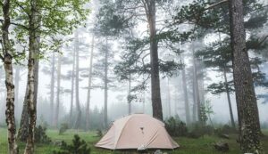 Instrucciones sencillas para montar un camping seco bajo la lluvia