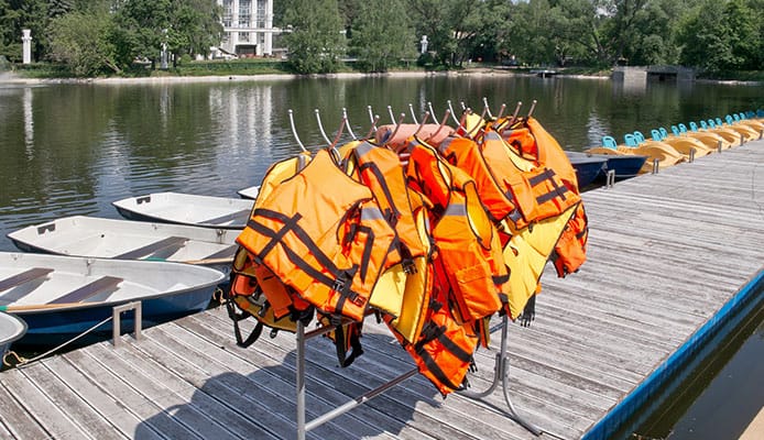 Life_Jackets_on_a_hanger