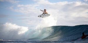 Cómo hacer un aire en el surf