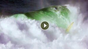 Cómo sobrevivir a una caída de surf