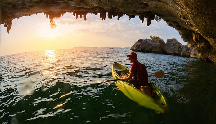 ¿Cómo-te-sientas-en-la-parte-superior-de-un-kayak