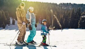 10_Best_Base_Layers_For_Skiing_In_2019